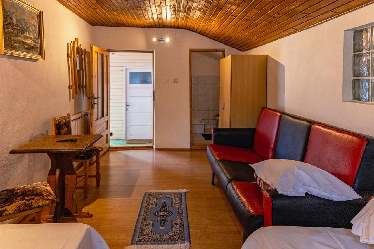 Pensiunea Montan Buşteni Exteriör bild