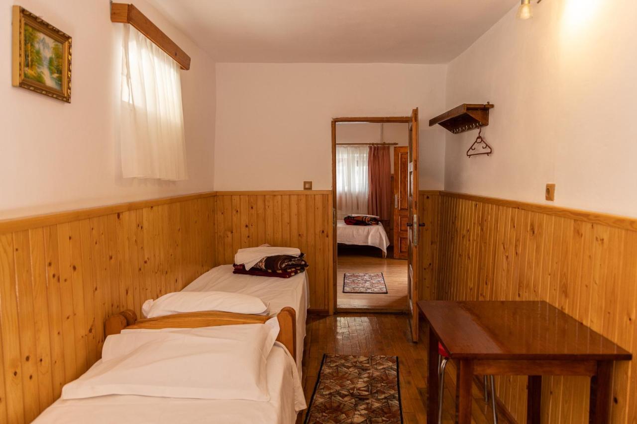 Pensiunea Montan Buşteni Exteriör bild