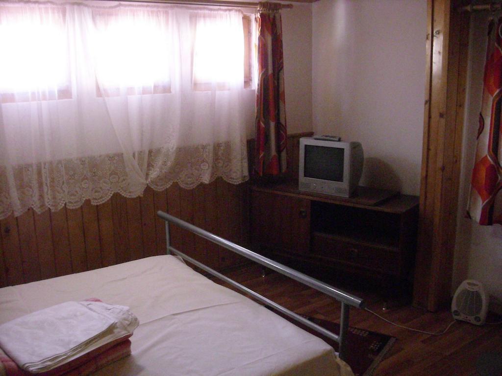 Pensiunea Montan Buşteni Rum bild