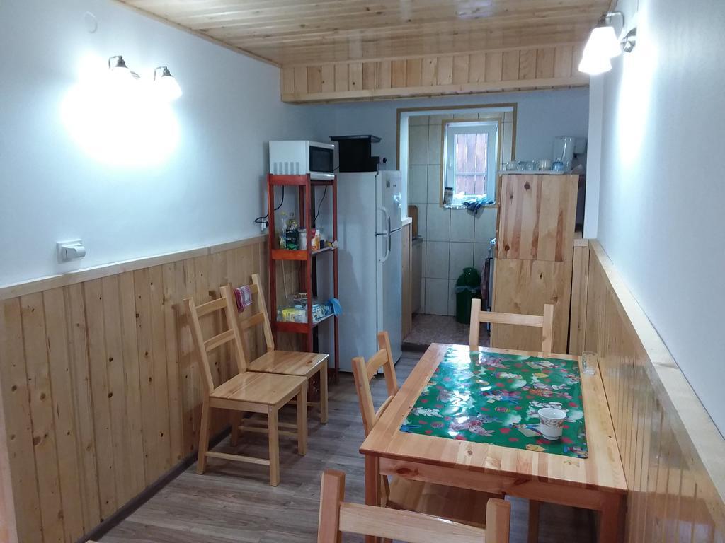 Pensiunea Montan Buşteni Exteriör bild